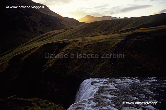 Skogafoss 76-23-09